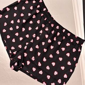 🆕 PINK Victoria's Secret Black Heart-Print Lounge Shorts with Pink Accents